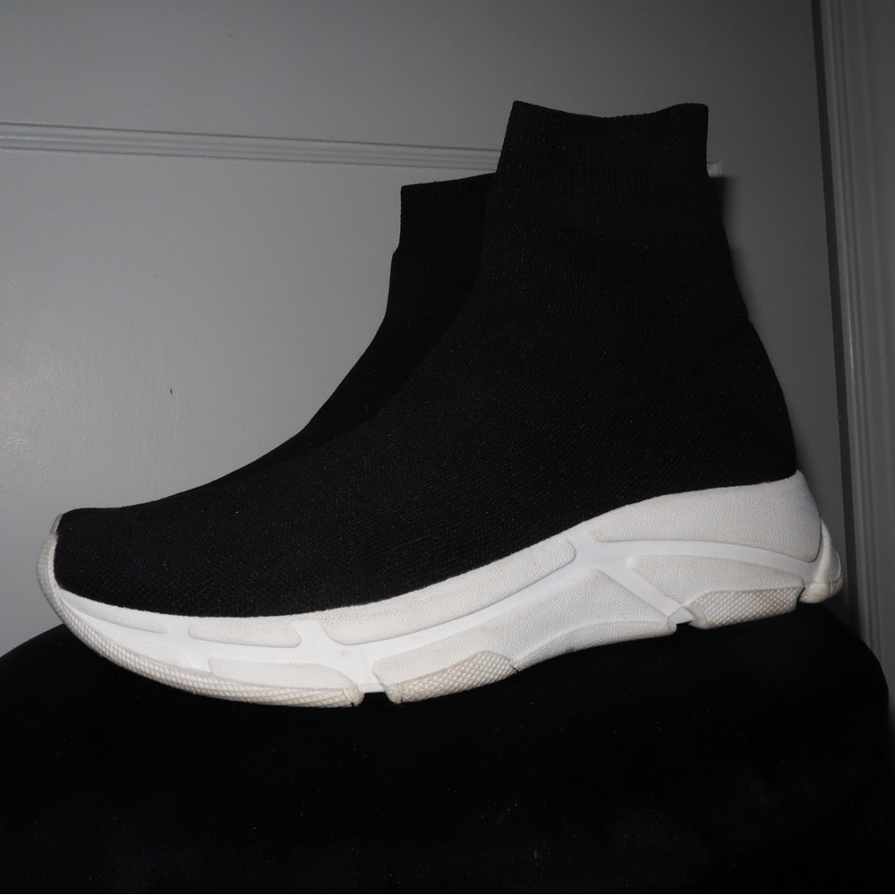 Steve Madden Black and White Sneakers